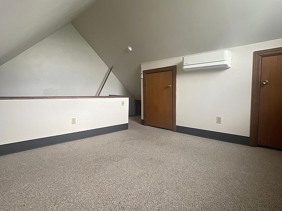 4th image of 36 Maltaville Rd #2