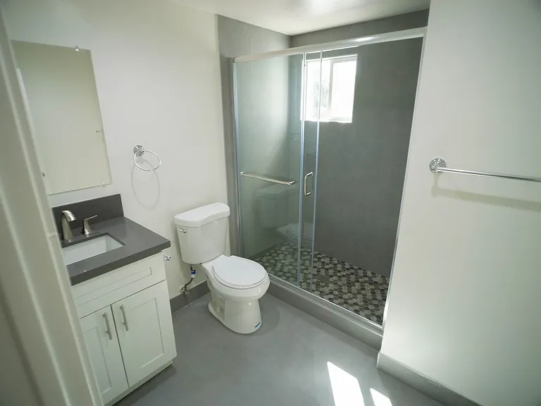 The Plaza House — Photo 18