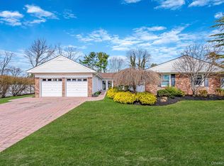 16 Manchester Lane, Stony Brook, NY 11790