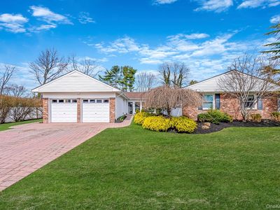 16 Manchester Lane, Stony Brook, NY, 11790