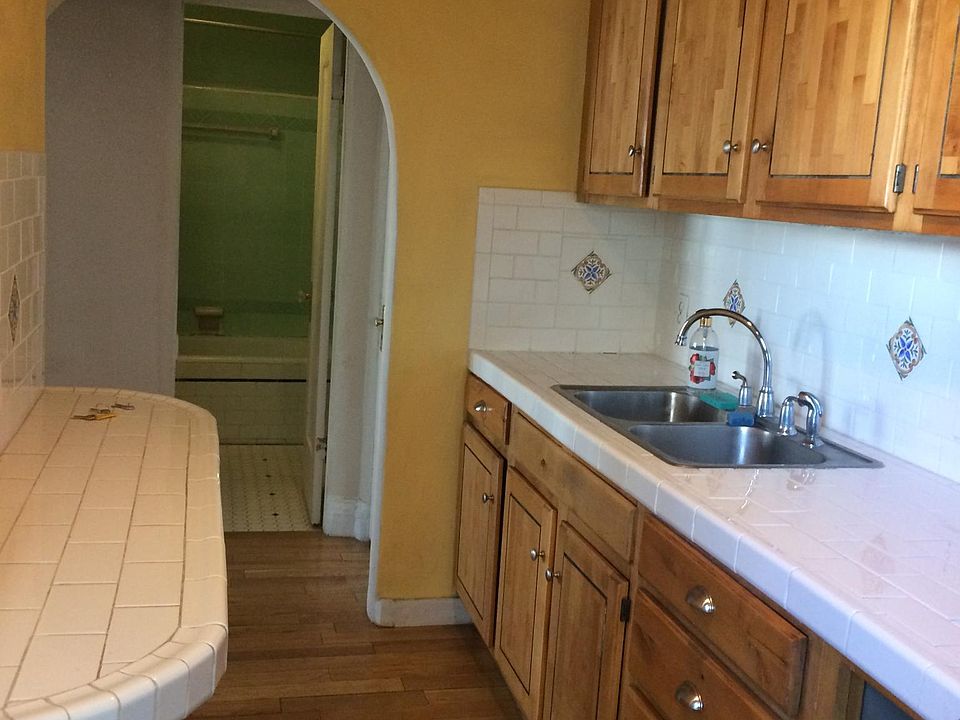 1st image of 635 N Orange Dr APT 7