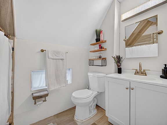 23rd image of 148 E Sheridan Ave