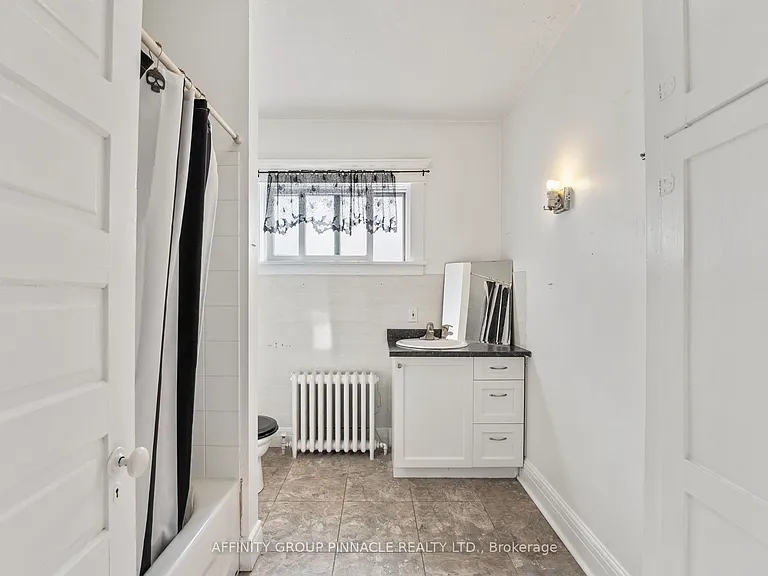 255 Kent St W #UPPER — Photo 8