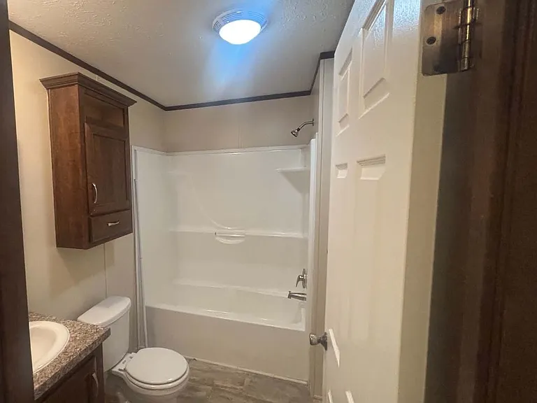 Lakeview — Photo 17