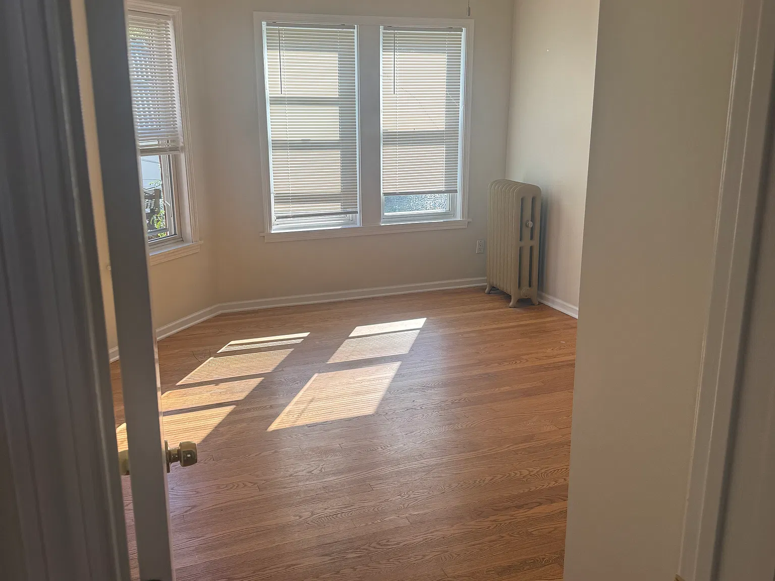 2 bed, 1100 sqft, $1,700 — Photo 4