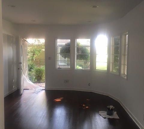 2nd image of 10907 Moorpark St