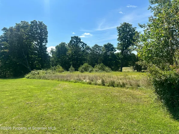 Dickinson Rd, Dalton, PA 18414