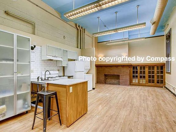 2nd image of 1513 N Western Ave #302A