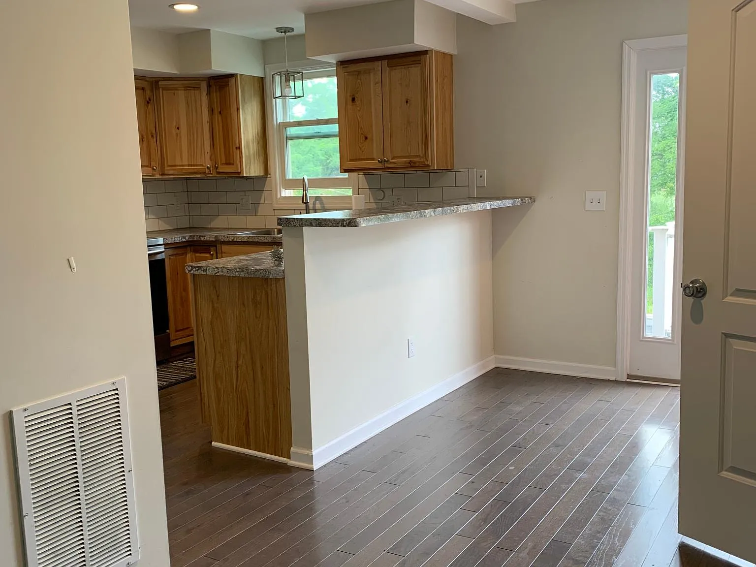 2 bed, 1.5 bath, $2,200 — Photo 4