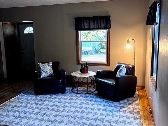 5th image of 1112 Lewis Ave