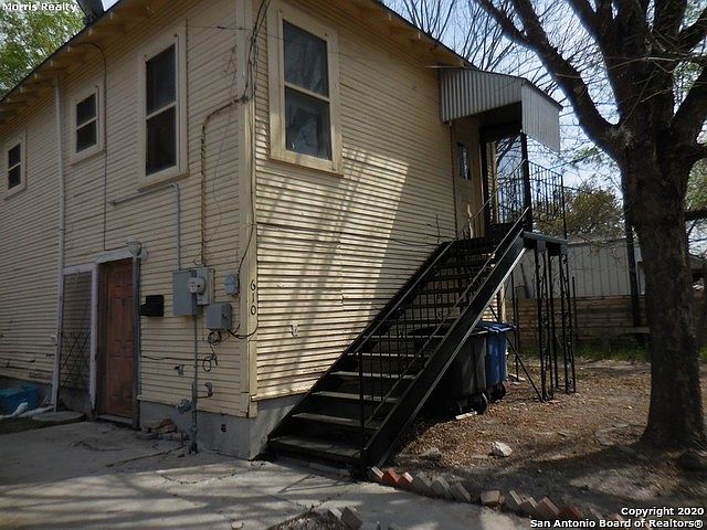 1st image of 610 Naylor St