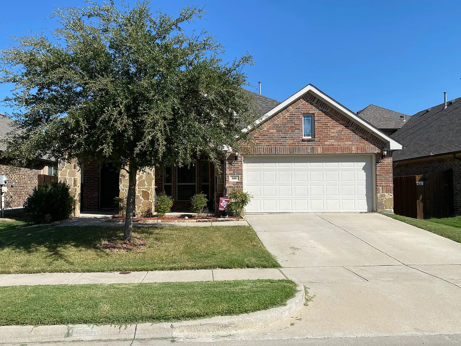 3 bed, 1847 sqft, $2,100 — Photo 1