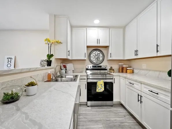 12505 Oaks North Dr Unit 141, San Diego, CA 92128