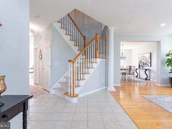 2nd image of 1962 Breakers Dr