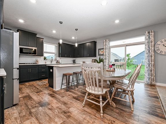 5th image of 13370 Ardroe Ave