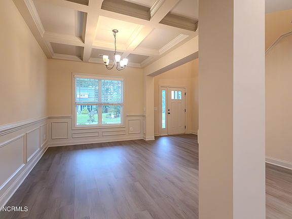 3rd image of 351 W Goldeneye Lane