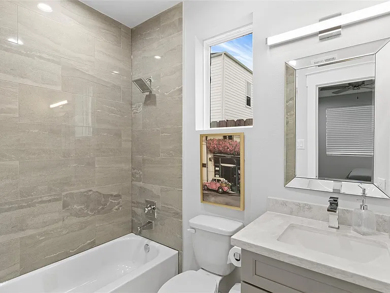 2508 Gray St — Photo 15