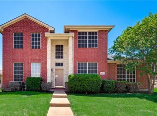 221 Buffalo Creek Dr, Desoto, TX 75115