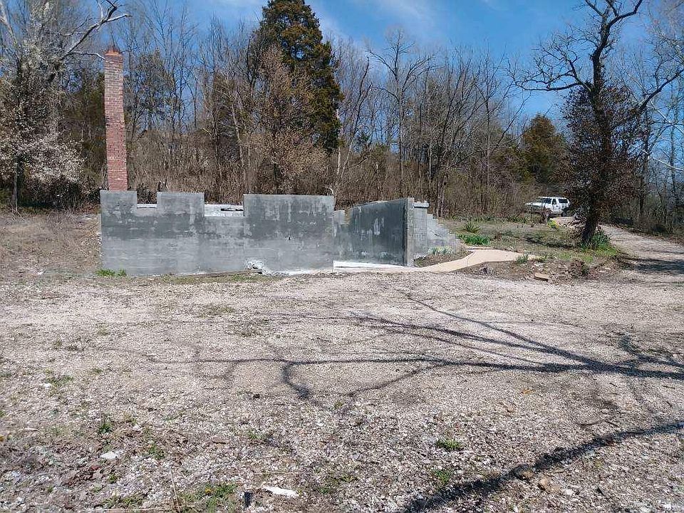 2nd image of 7044 Oak Dr