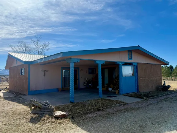 2 Fork Rd, El Prado, NM 87529