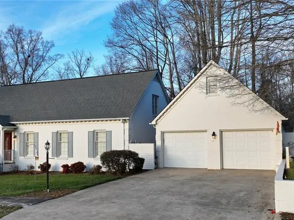 150 N Brookview Rd, North Wilkesboro, NC 28659