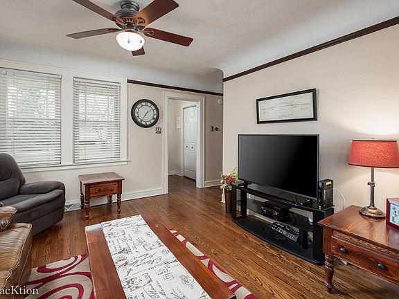2nd image of 3917 Garden Ave