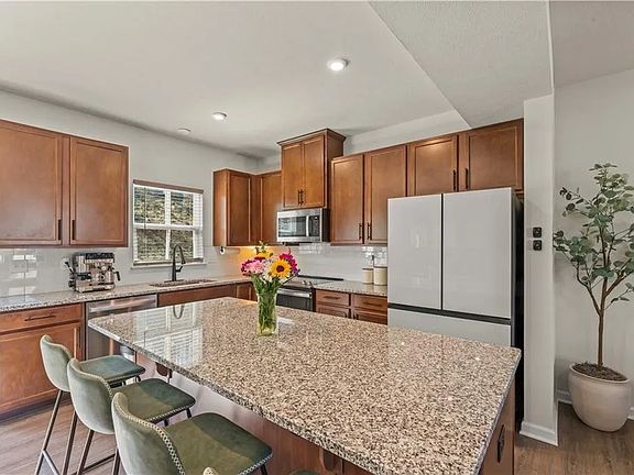 2nd image of 484 Greenwood Dr N