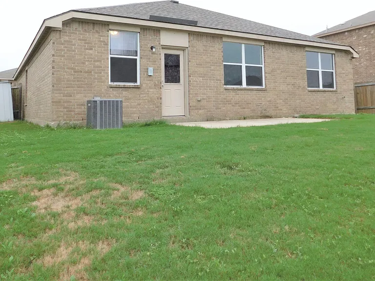 101 Kincaid Dr — Photo 24