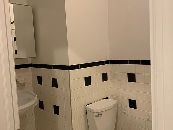 5th image of 536 11th St #1FR