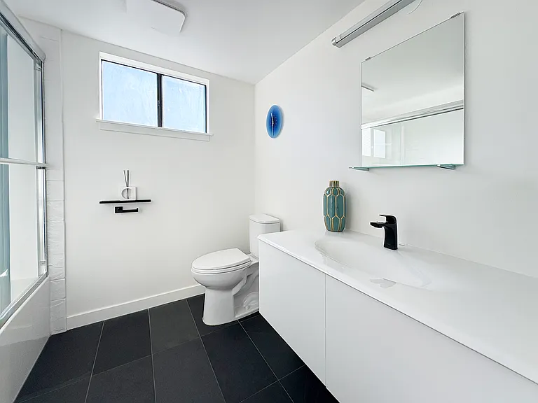 680 E Workman St — Photo 12