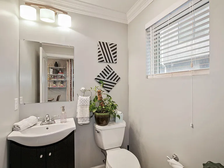 1337 N Howard St — Photo 45