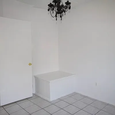 Rented by Nooklyn NYC LLC | media 31