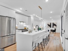 1623 Christian St, Philadelphia, PA