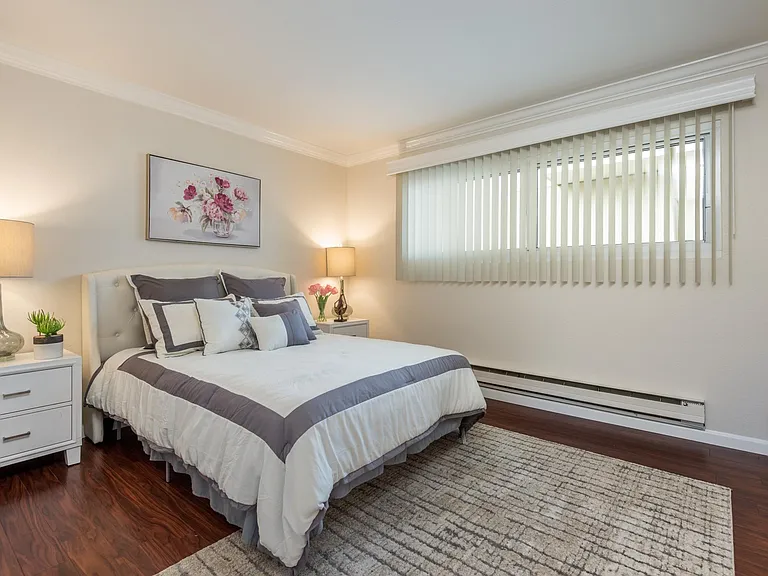 Peninsula View Apartments — Photo 7