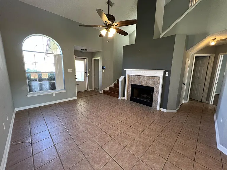 2302 Tracey Ann Ln — Photo 8
