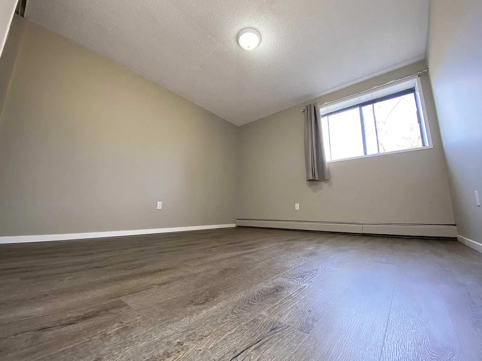 Lawson Place — Photo 4