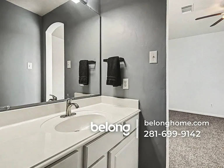 2855 Everett Dr — Photo 9