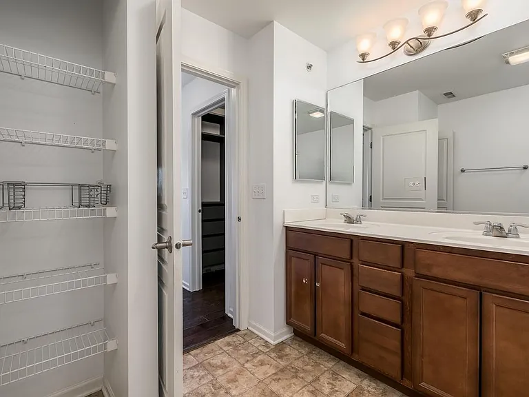 220 Laurel Ave — Photo 26