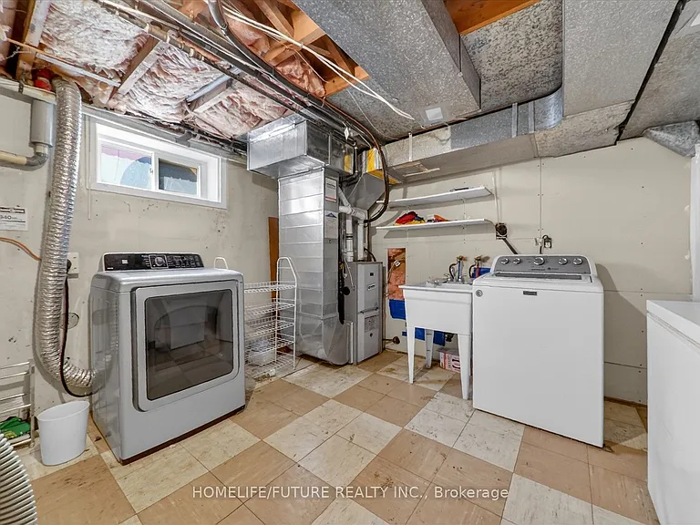 226 Wilson Rd S — Photo 16