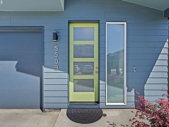 5th image of 5509 NE 61st Ct