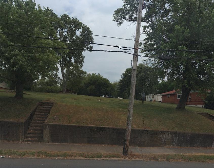 1st image of 641 Wildwood Ave SE