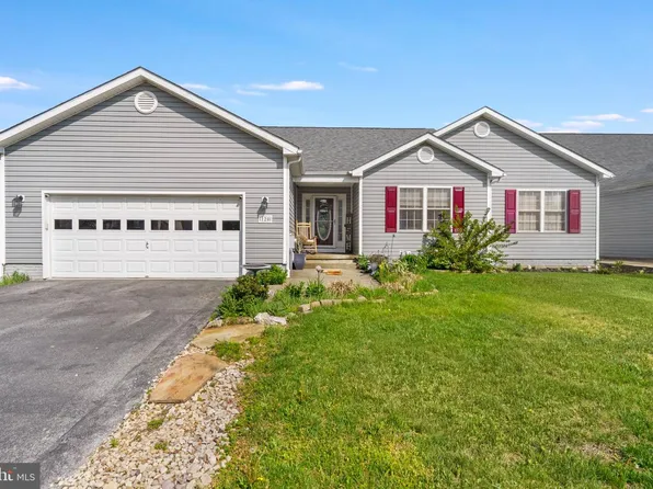 120 Peter Rabbit Dr, Ranson, WV 25438