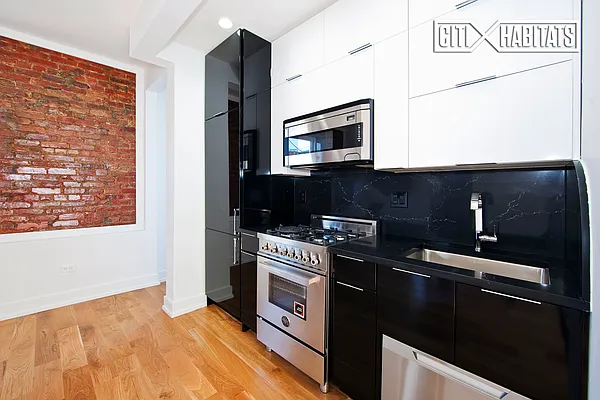 Rented by Citi Habitats | media 22