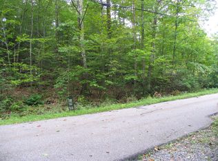 40 Woodduck Rd, Lee, MA 01238