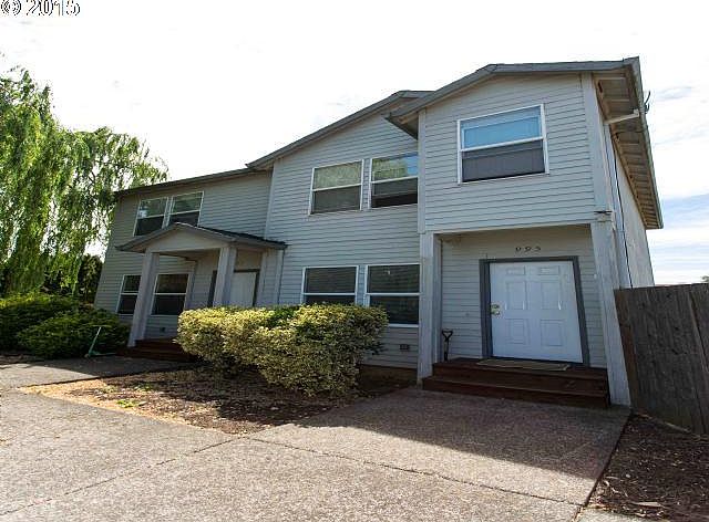 1st image of 995 SE 13th Ave