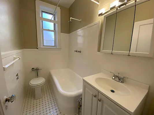 Rented by Contact Realty | media 6