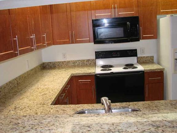 3rd image of 1001 SW 141st Ave #302K
