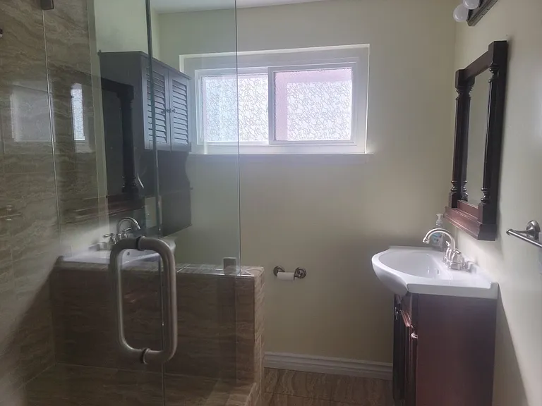 11427 Stranwood Ave — Photo 13