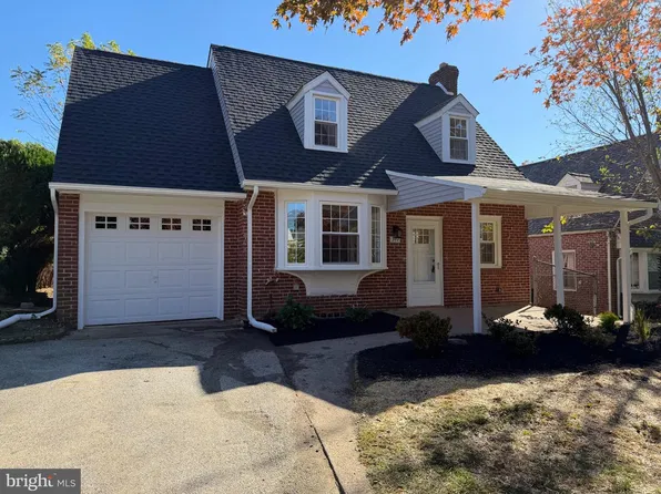 317 Walnut Hill Ln, Havertown, PA 19083