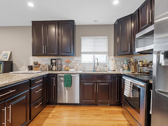 5th image of 1230 Forsythe Ave